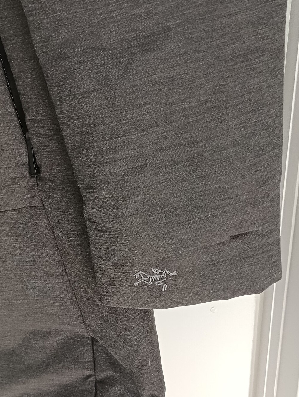 Arc'teryx Womens Grey Long Puffer Coat Full Zip Jacket Embroidered Logo L - Picture 3 of 16